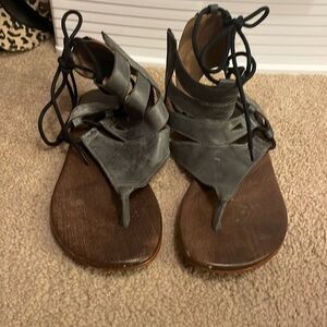 Roan sandal. Size 8.5